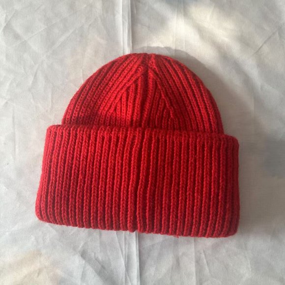 Acne Studios Red Knitted Hat With Embroidered Logo Patch - Picture 5 of 5
